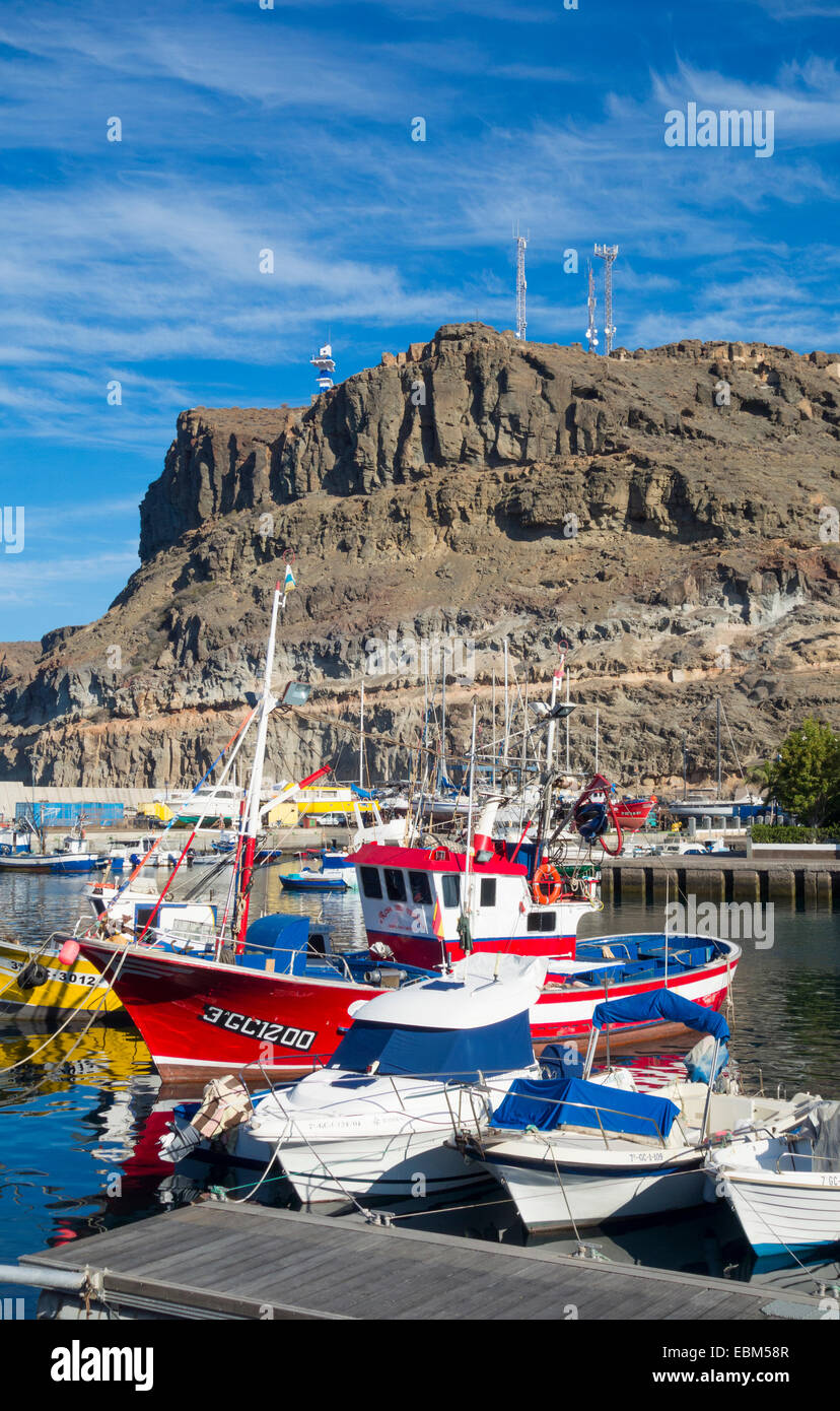 Barche da pesca in Puerto de Mogan su GranCanaria, Isole Canarie, Spagna Foto Stock
