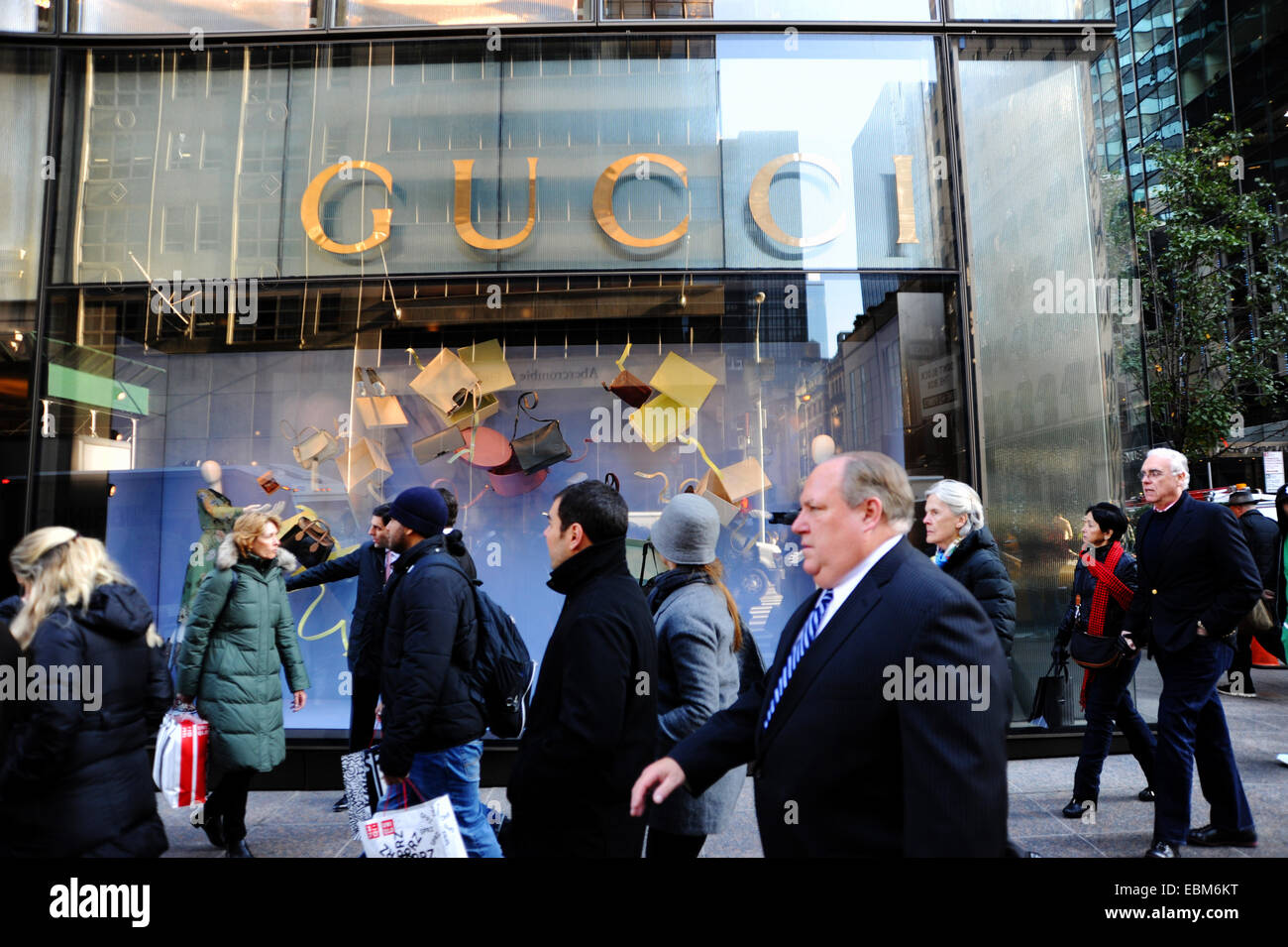 Manhattan New York STATI UNITI D'AMERICA Novembre 2014 - famoso negozio di Gucci sulla Quinta Avenue Foto Stock