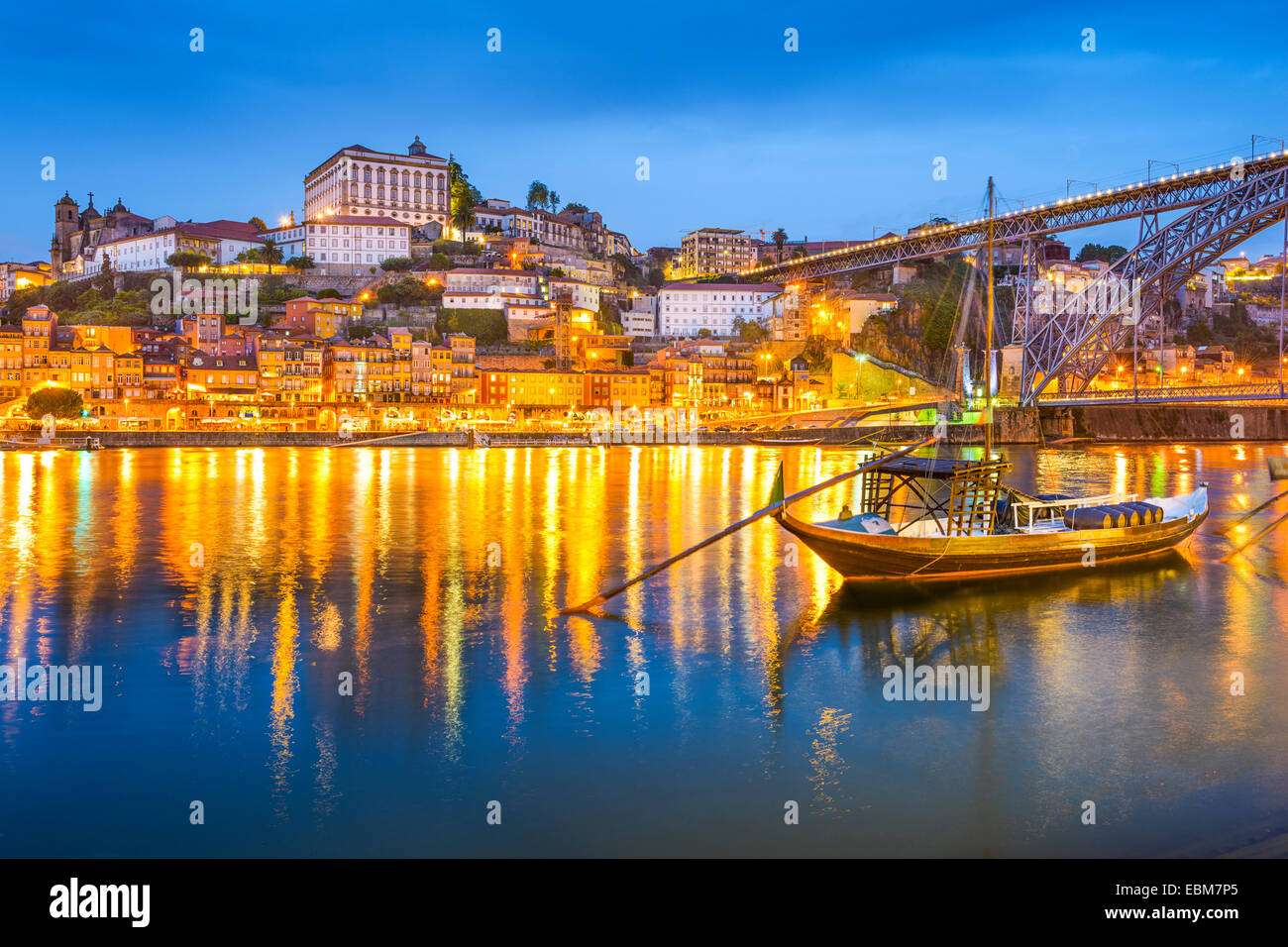 Porto, Portogallo cityscape sul fiume Douro. Foto Stock