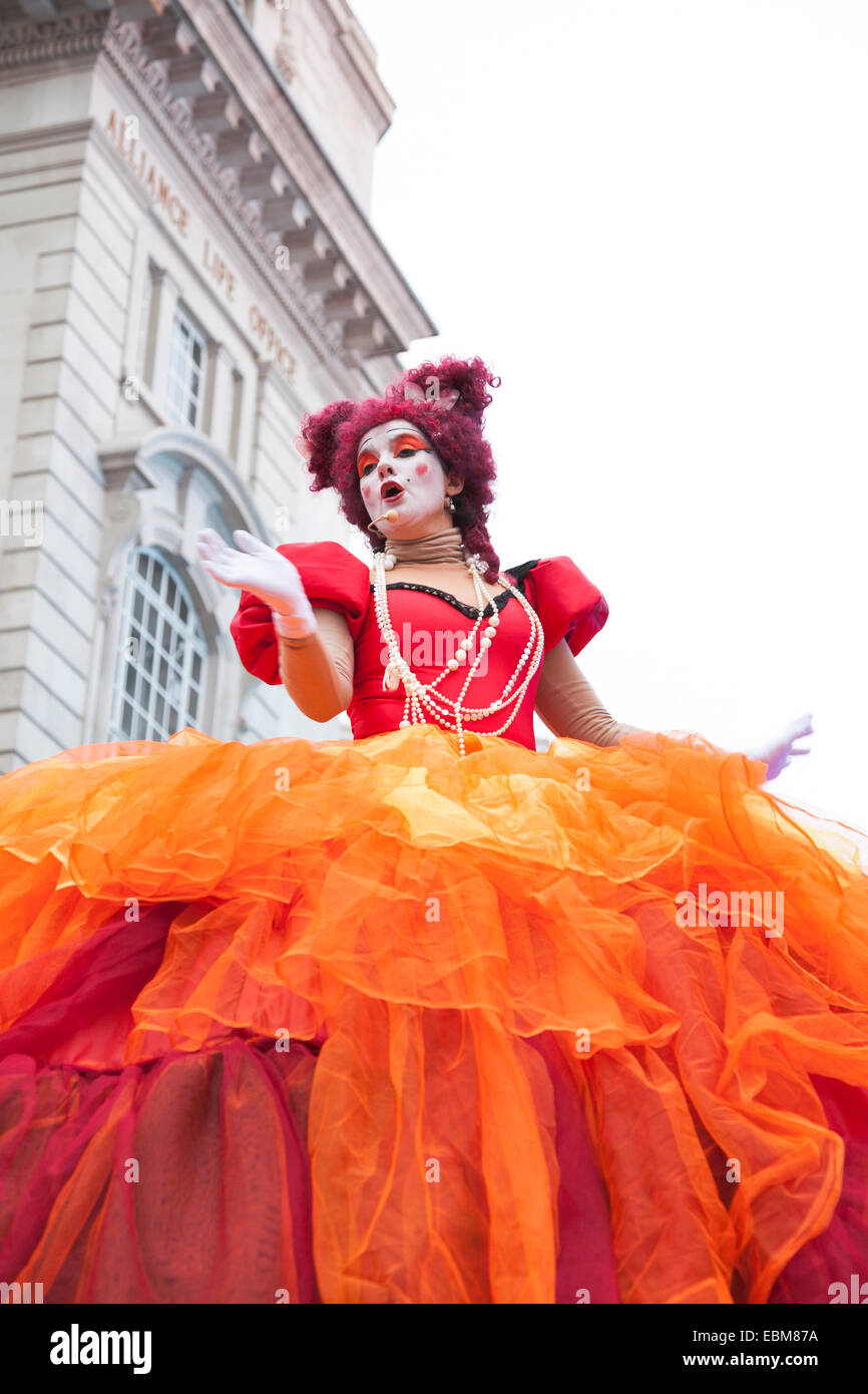 Gli artisti interpreti o esecutori in Regent Street Festival, settembre 2012 Foto Stock