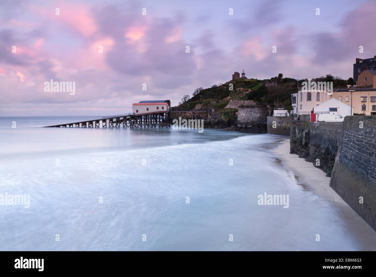 Le due stazioni di imbarcazioni di salvataggio a Tenby, Pembrokeshire Foto Stock