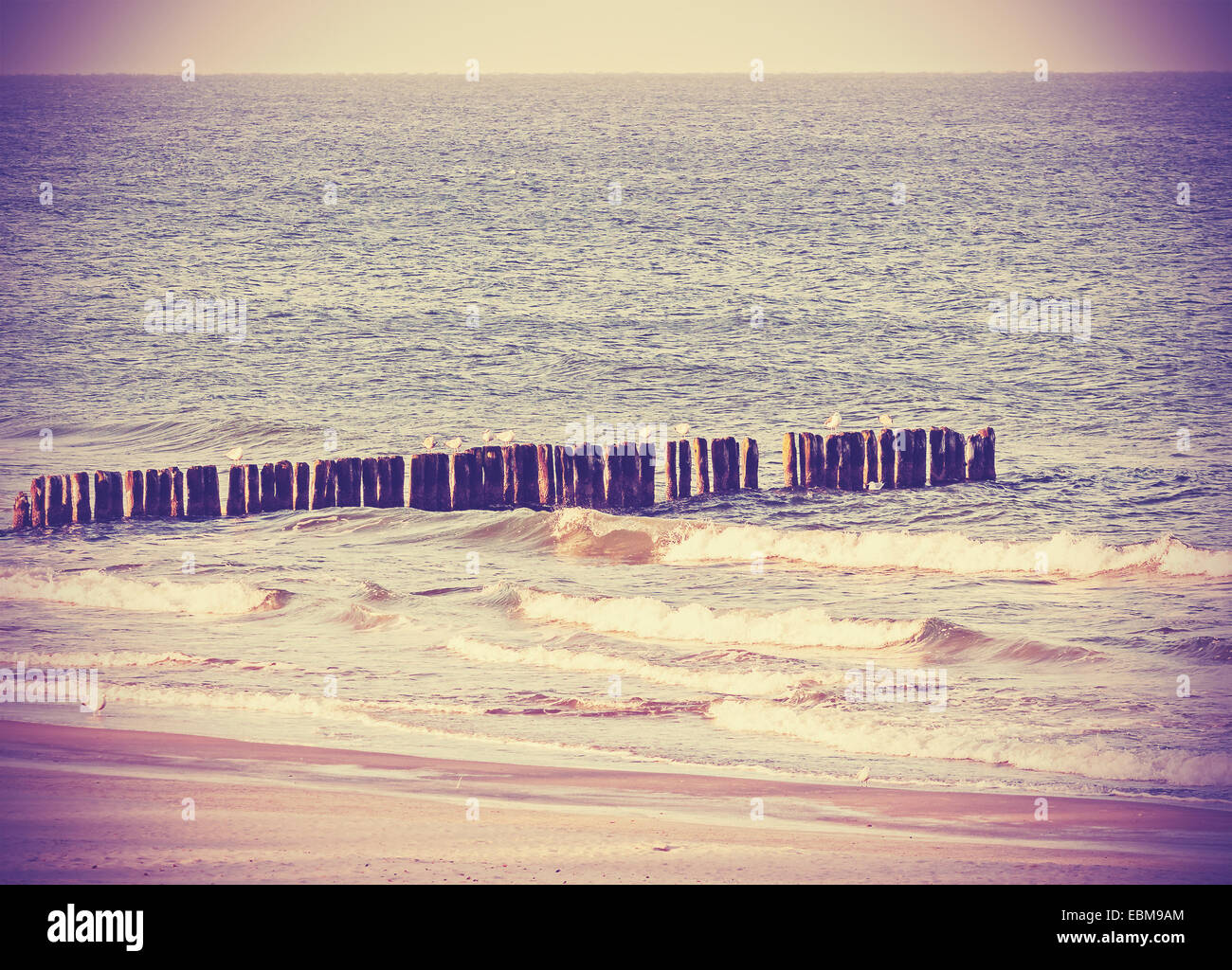 Vintage retrò immagine filtrata di una spiaggia, tranquillo sfondo. Foto Stock