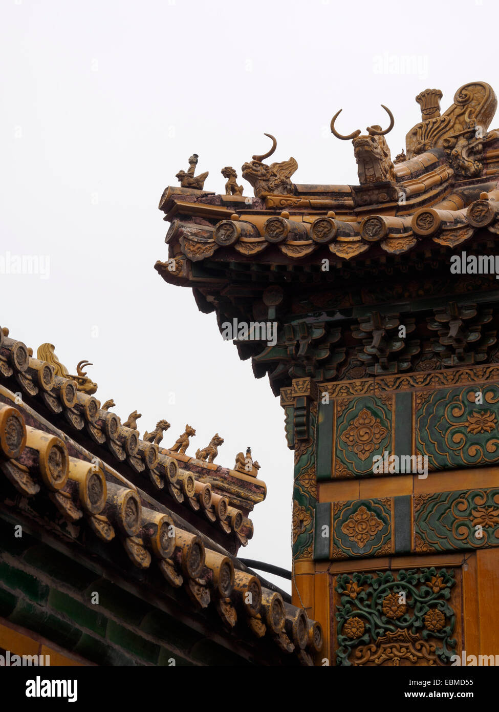 Imperiale cinese decorazioni del tetto Foto Stock