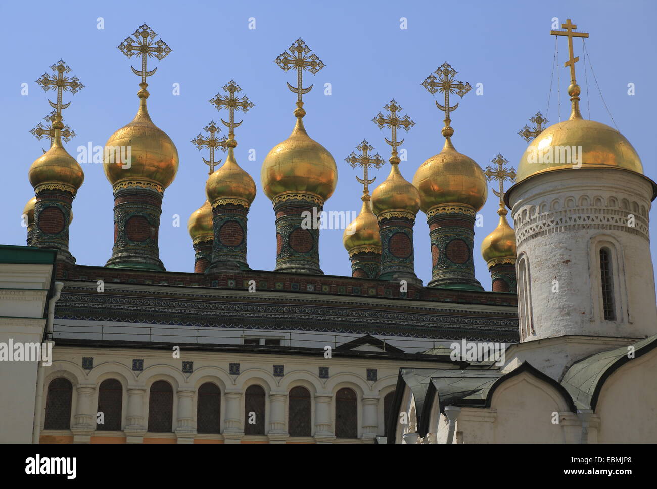 Sulla cupola della Chiesa della Deposizione della Veste al Cremlino, Moskau, Russia Foto Stock