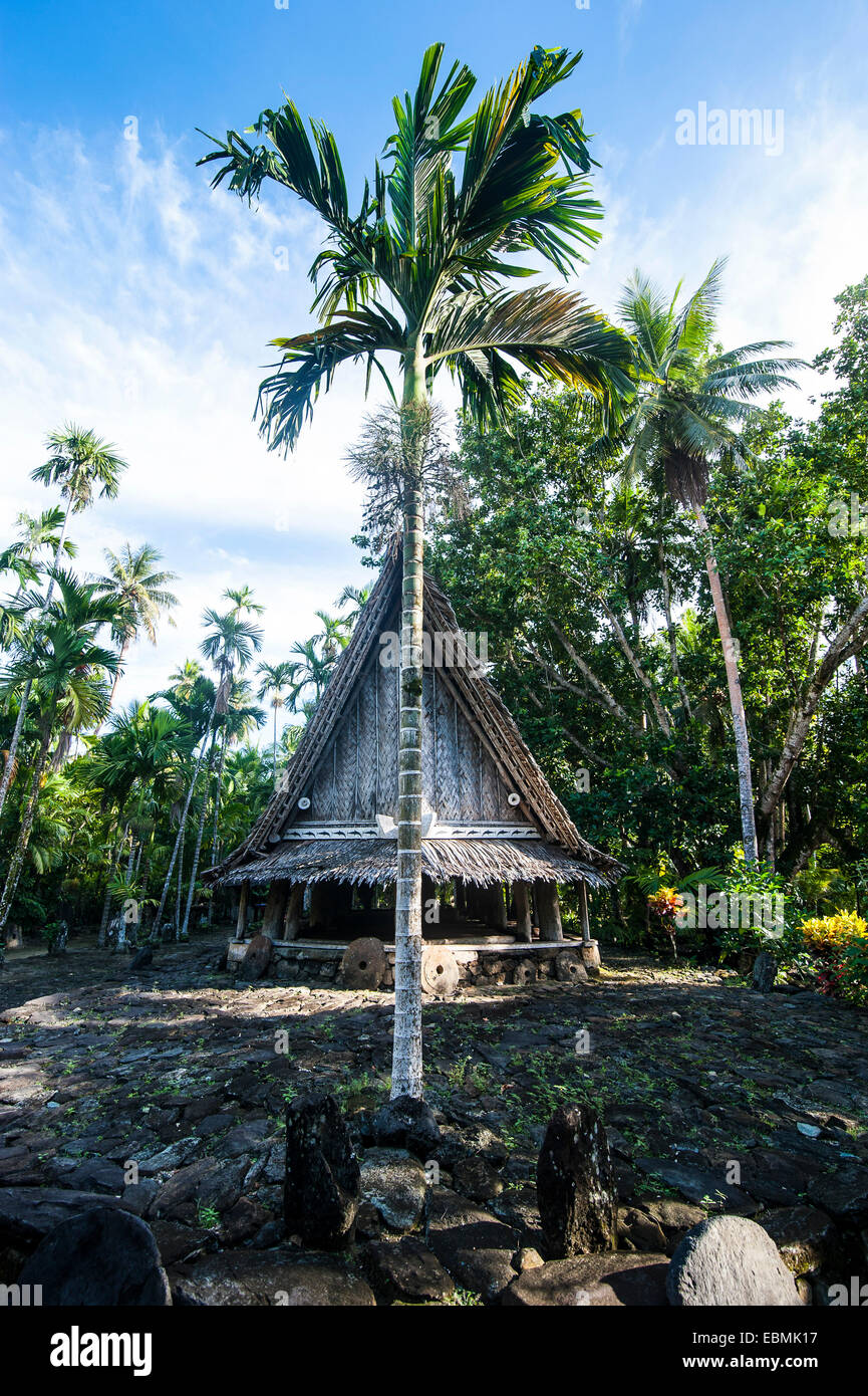Casa tradizionale in un villaggio, Yap Island, Isole Caroline, Stati Federati di Micronesia Foto Stock