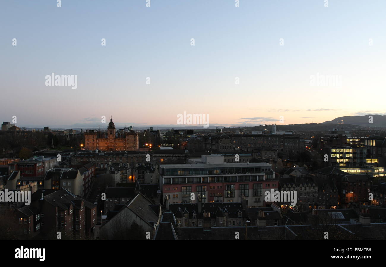 Edinburgh cityscape compreso George Heriot School Edimburgo Scozia Novembre 2014 Foto Stock