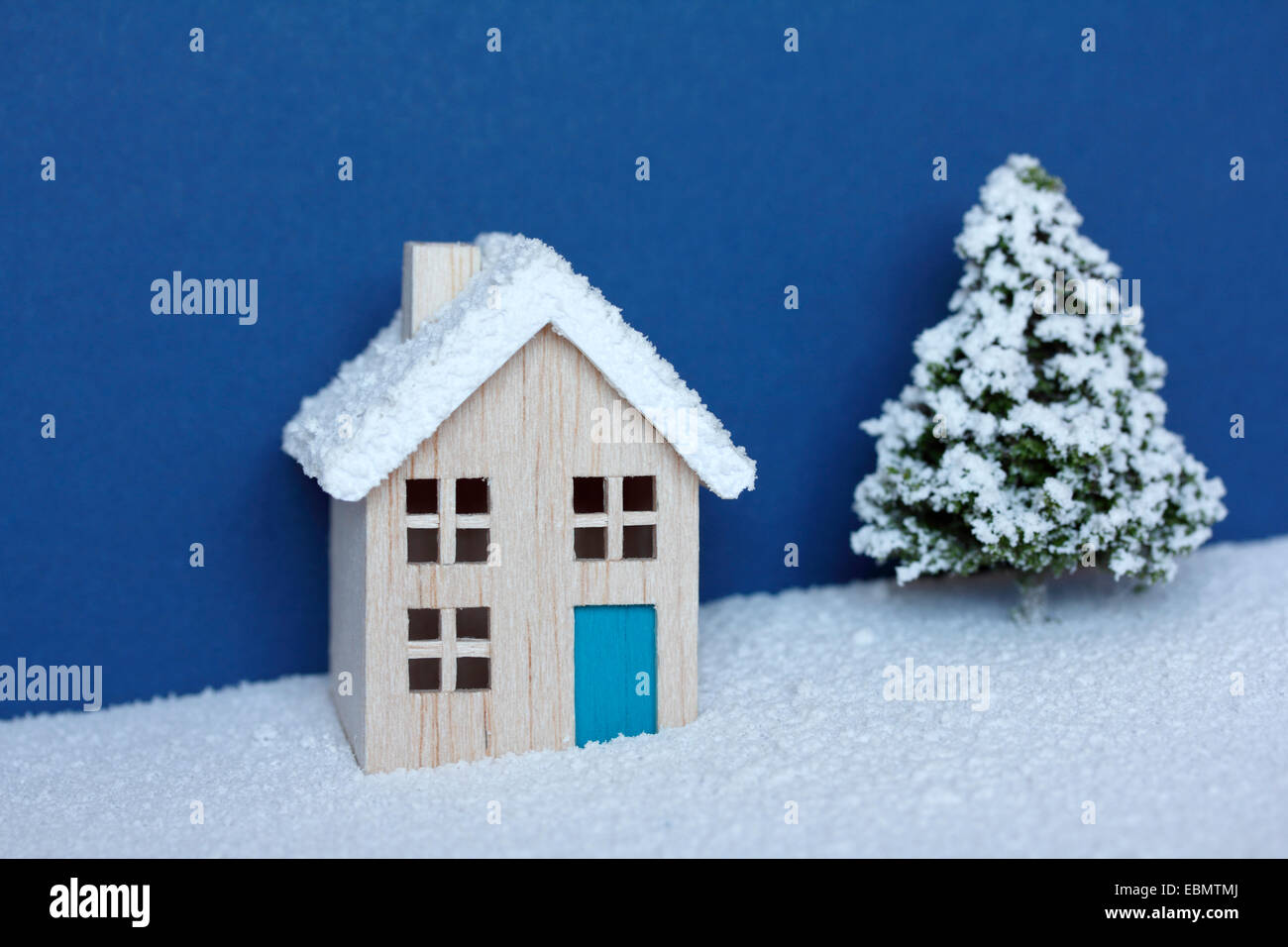 Modello di casa di neve artificiale Foto Stock
