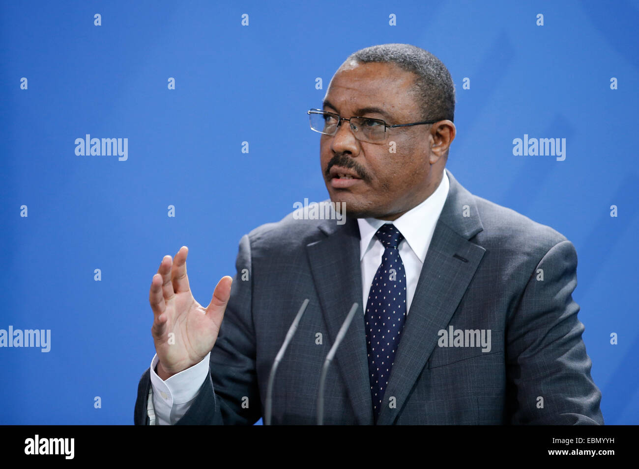 Berlino, Germania. 3 dicembre, 2014. hailemariam desalegn bosche, primo ministro dell'Etiopia e il cancelliere tedesco Angela Merkel (CDU), dare una conferenza stampa congiunta dopo la riunione presso la cancelleria federale della Repubblica federale di Germania il 3 dicembre 2014 a Berlino, Germania. / Immagine: hailemariam desalegn bosche, primo ministro dell'Etiopia. Credito: reynaldo chaib paganelli/alamy live news Foto Stock