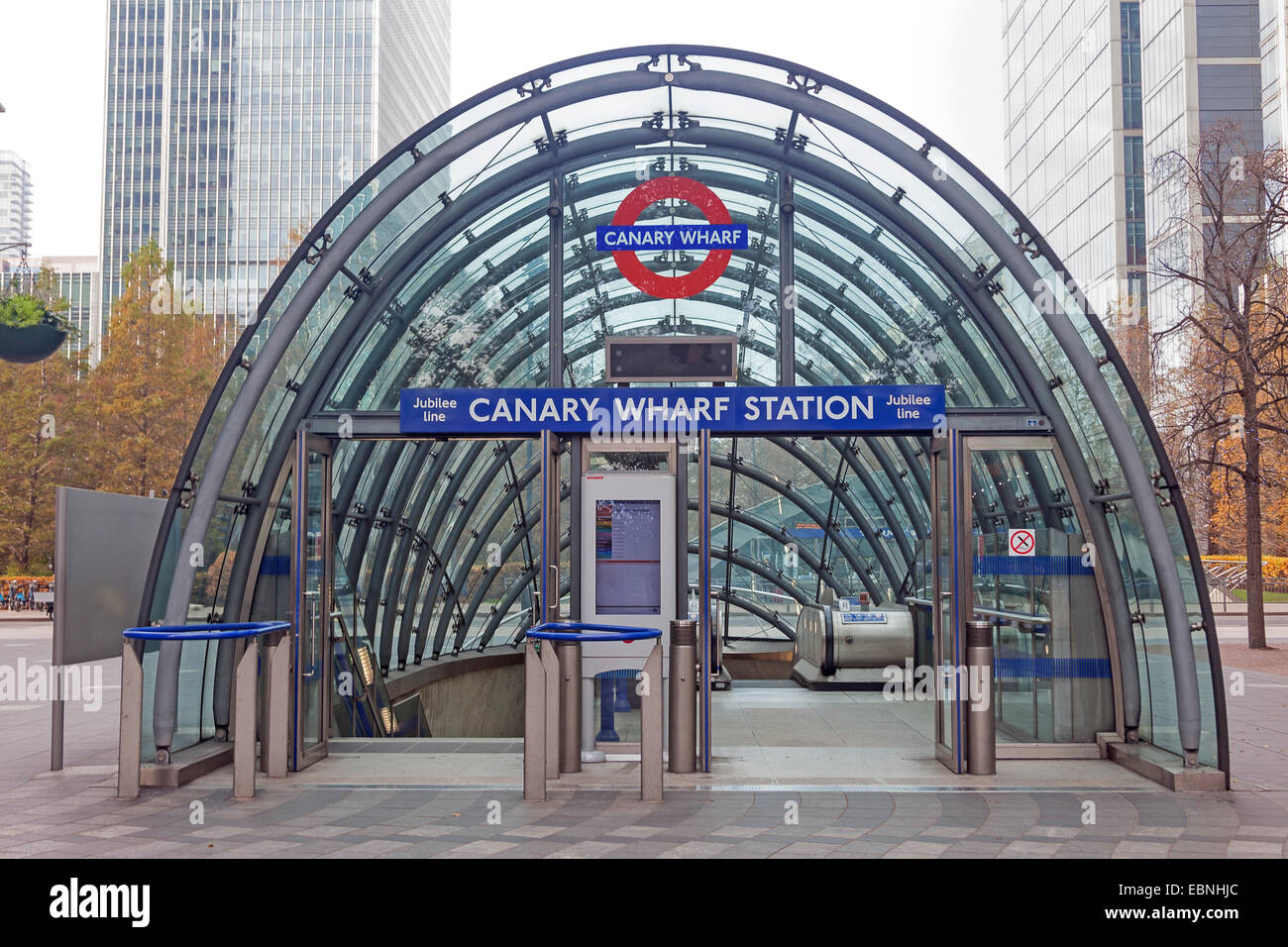 Londra, Canary Wharf entrata della metropolitana Foto Stock