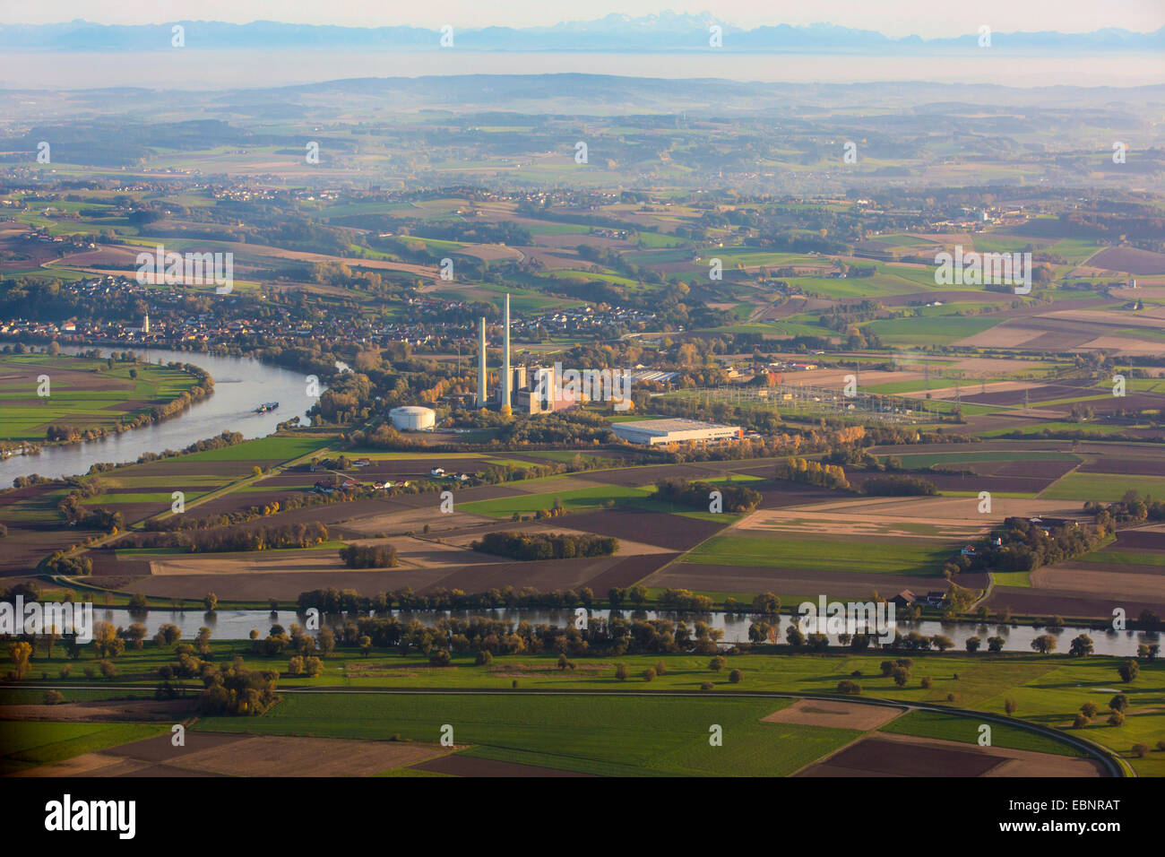 Chiuso Pleinting power station al Danubio, in Germania, in Baviera, il Danubio, Vilshofen Foto Stock