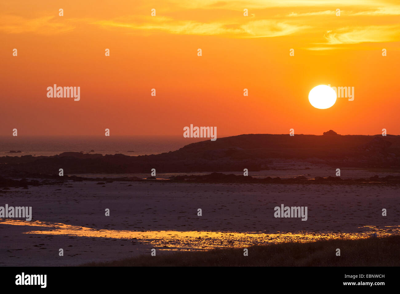 Idilliaco tramonto sul mare, Francia, Brittany Foto Stock