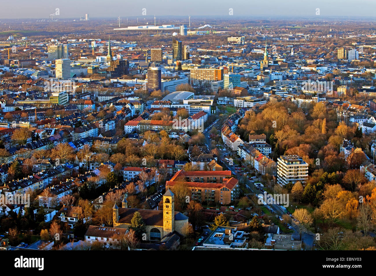 Vista dalla torre della televisione Florianturm per la città, in Germania, in Renania settentrionale-Vestfalia, la zona della Ruhr, Dortmund Foto Stock