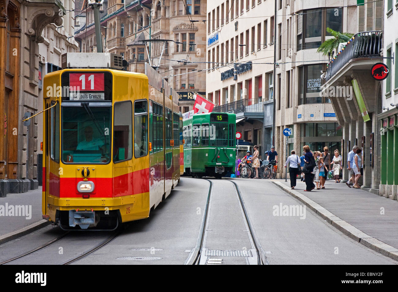 Tram di Basilea sul vicolo Mercato, Marktgasse, Svizzera, balla Foto Stock