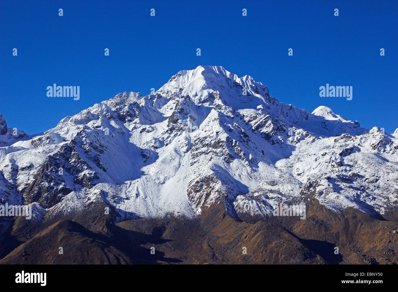 Naya Kangri nella luce del mattino, vista dall'ascensione alla Tsergo Ri, Nepal, Langtang Himal Foto Stock