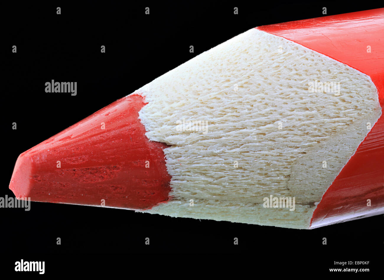 Macro di colpo la punta di una matita rossa Foto Stock