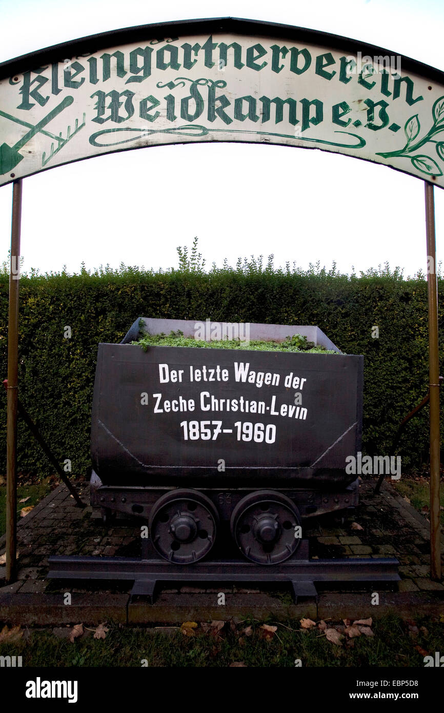 Il carbone camion dell'ex miniera di carbone Lewvn cristiana in un riparto giardino, in Germania, in Renania settentrionale-Vestfalia, la zona della Ruhr, Essen Foto Stock
