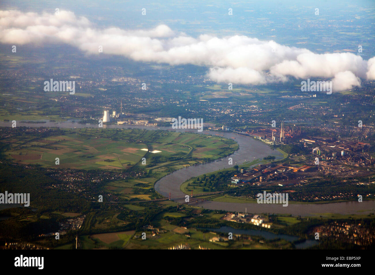 Vista aerea alla stazione di alimentazione presso il fiume Donau, Ungheria Foto Stock