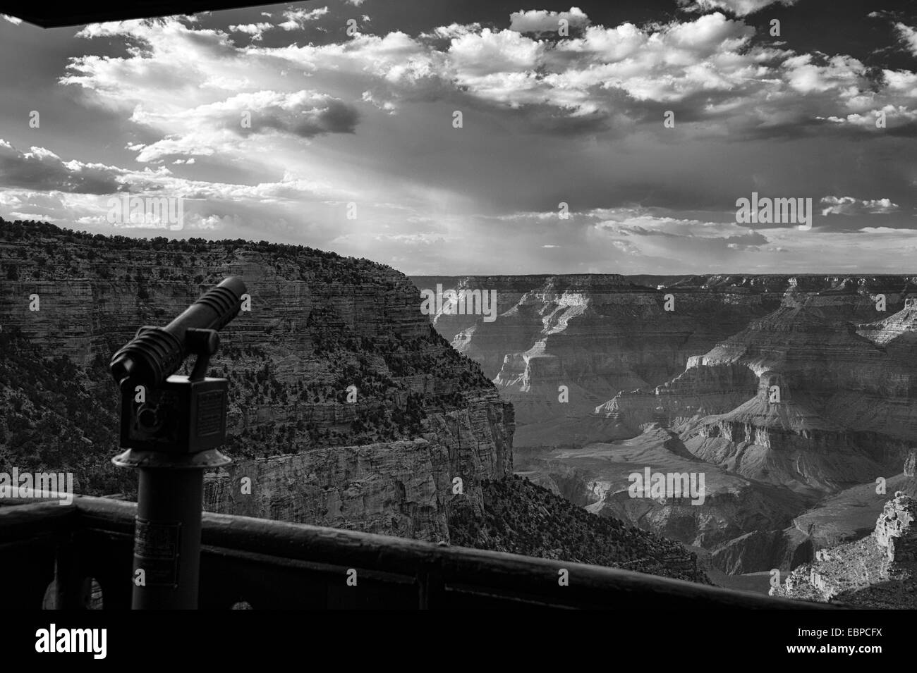 Le formazioni rocciose in un canyon, il Grand Canyon, il Parco Nazionale del Grand Canyon, Arizona, Stati Uniti d'America Foto Stock