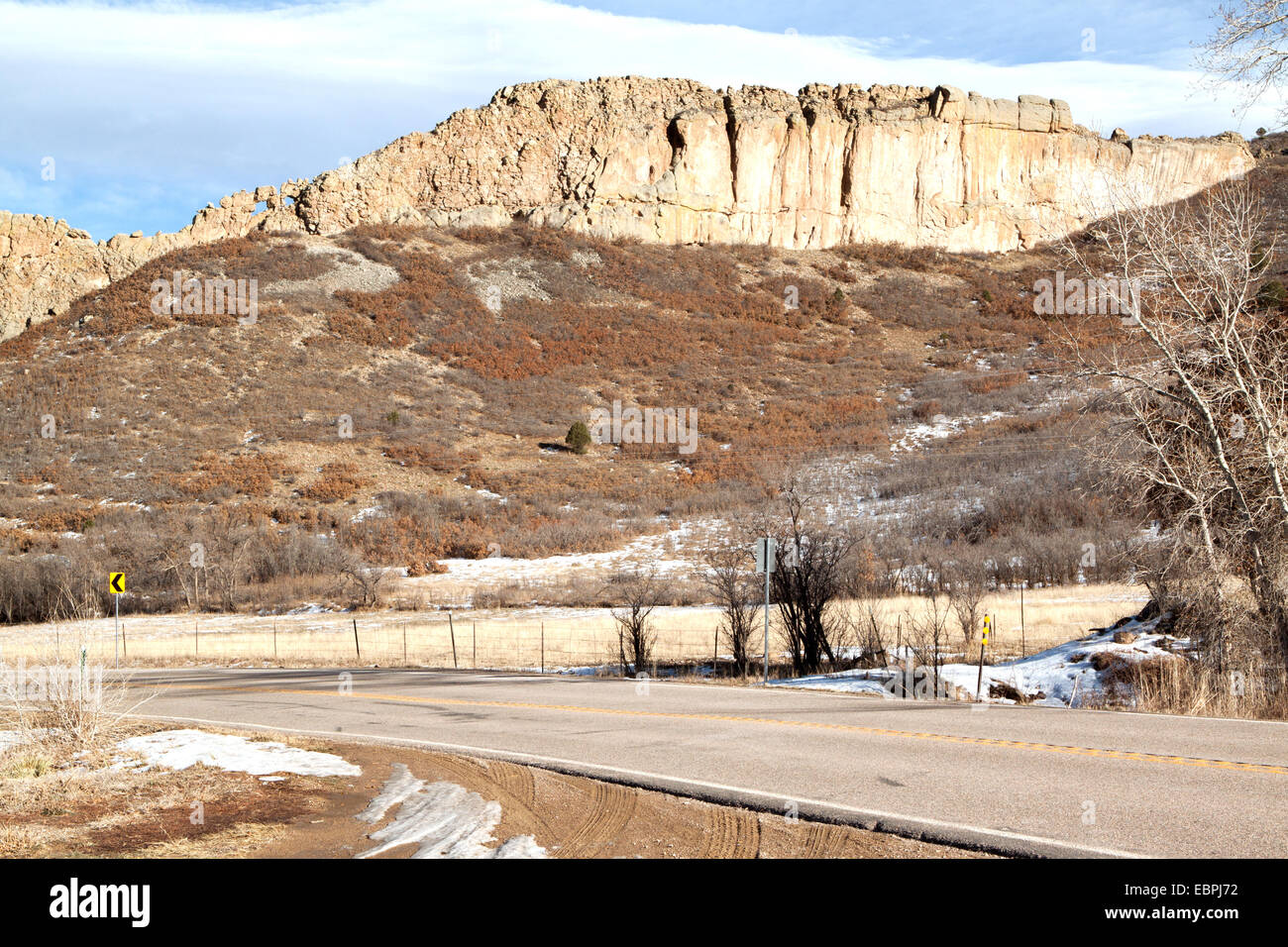 Profilo Rock da sud lungo l'autostrada 12 sull'autostrada di leggende Scenic Byway, Colorado su un pomeriggio invernale Foto Stock