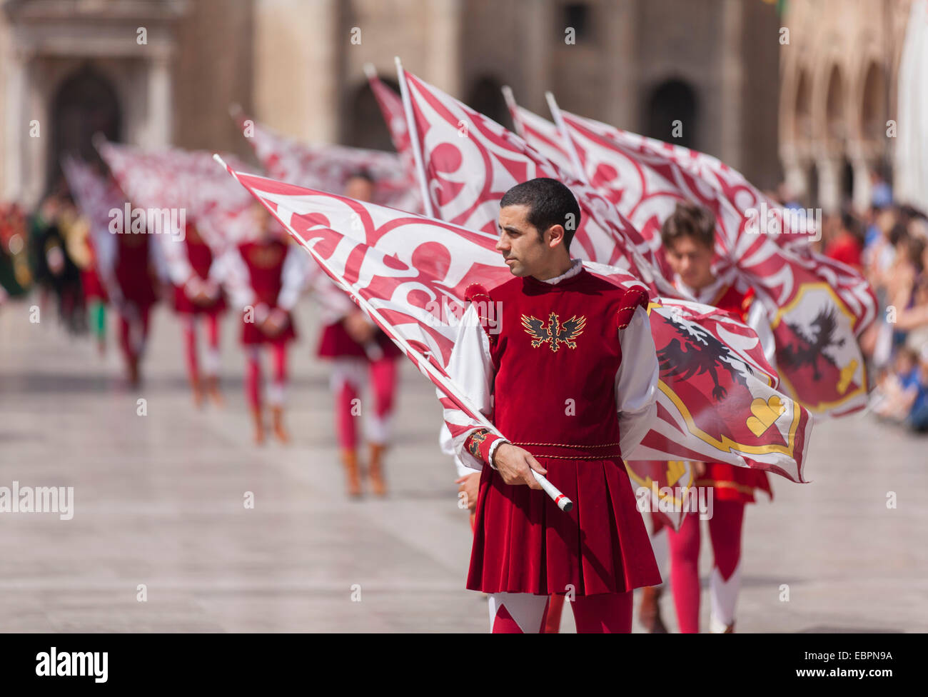Festa Medievale di La Quintana in Piazza del Popolo, Ascoli Piceno, Le Marche, Italia, Europa Foto Stock