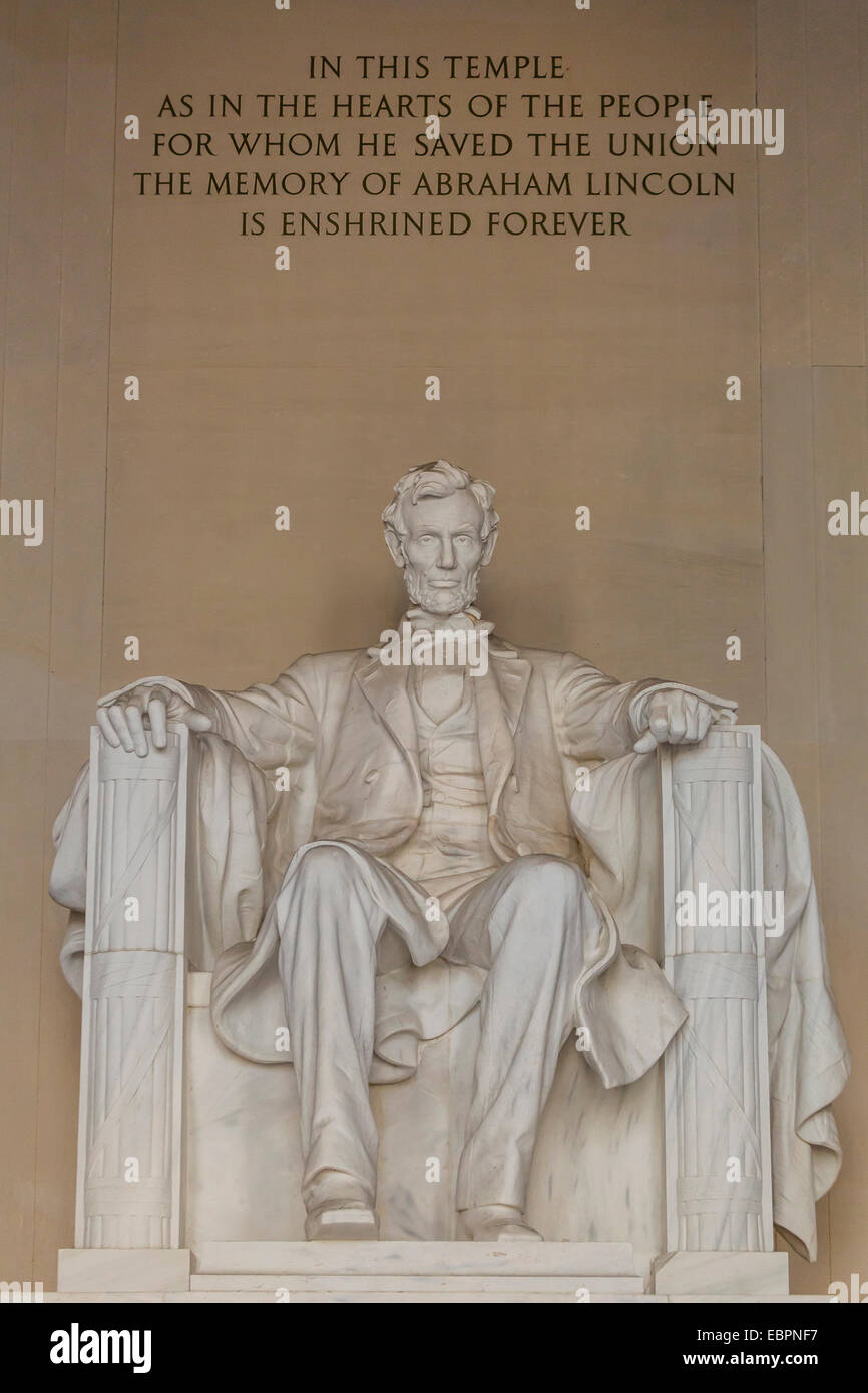 Vista interna della statua di Lincoln nel Lincoln Memorial, Washington D.C., Stati Uniti d'America, America del Nord Foto Stock