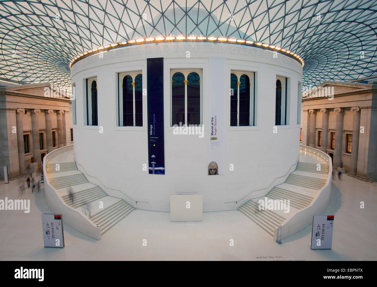 La Great Court al British Museum al crepuscolo, London, England, Regno Unito, Europa Foto Stock