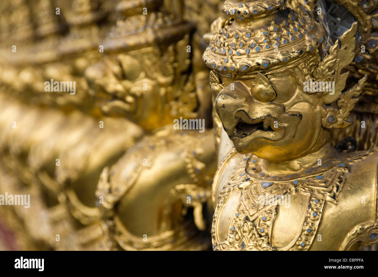 Dettaglio presso il Tempio del Buddha di Smeraldo (Wat Phra Kaew), il Palazzo Reale di Bangkok, Thailandia, Sud-est asiatico, in Asia Foto Stock