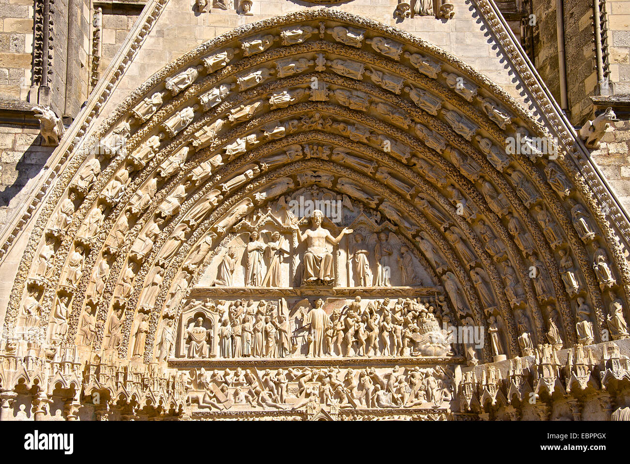 Cattedrale di Saint Etienne, databili tra il XII e il XIV secolo, ingresso centrale, Bourges, Cher, Centre, Francia Foto Stock