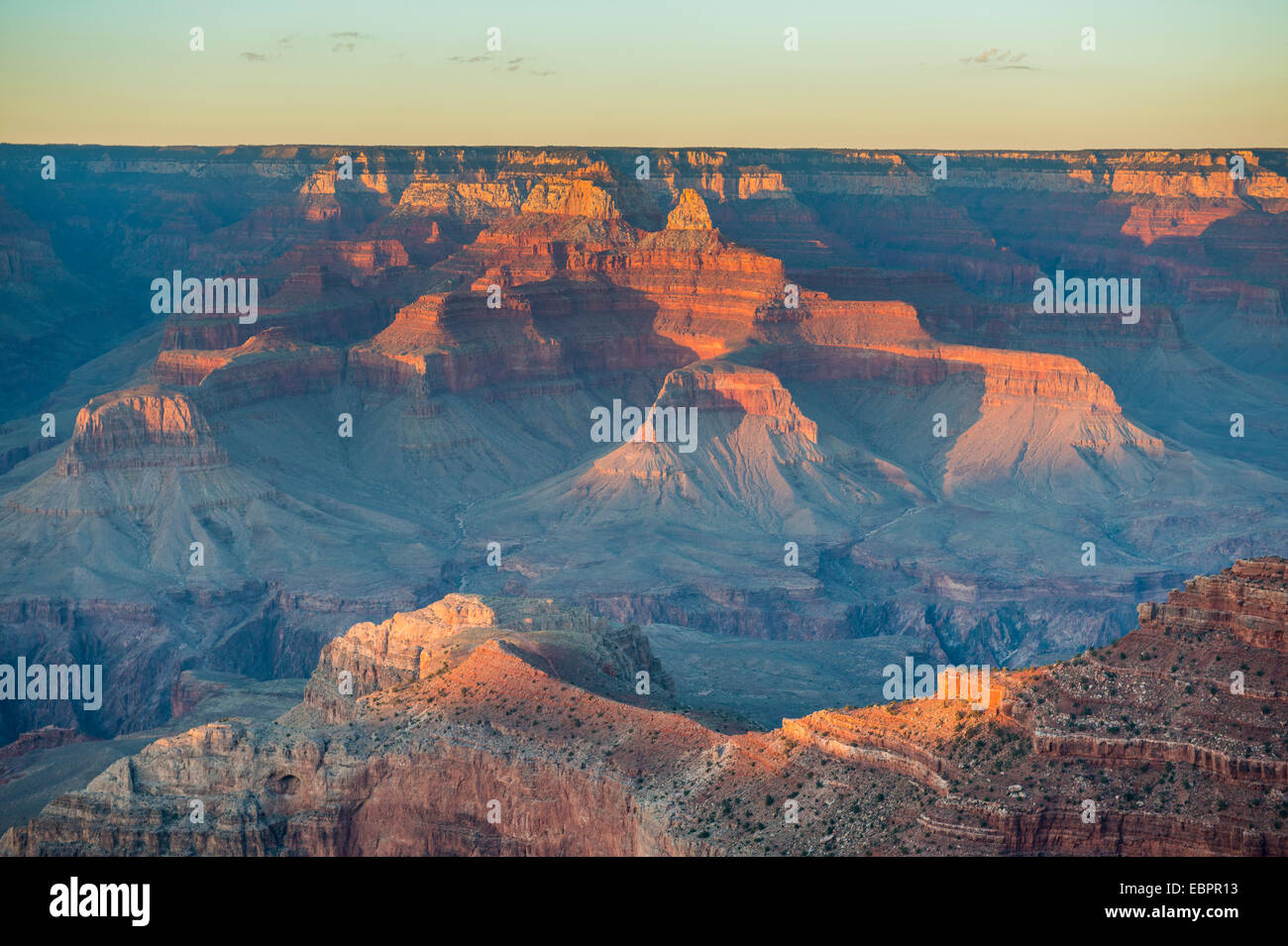 Tramonto sul bordo sud del Grand Canyon, Sito Patrimonio Mondiale dell'UNESCO, Arizona, Stati Uniti d'America, America del Nord Foto Stock