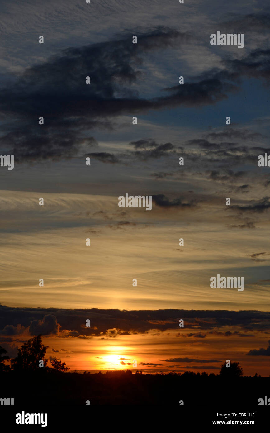 Tramonto sul sito Patrimonio Mondiale dell'UNESCO Stora Alvaret, Svezia, Oeland Foto Stock