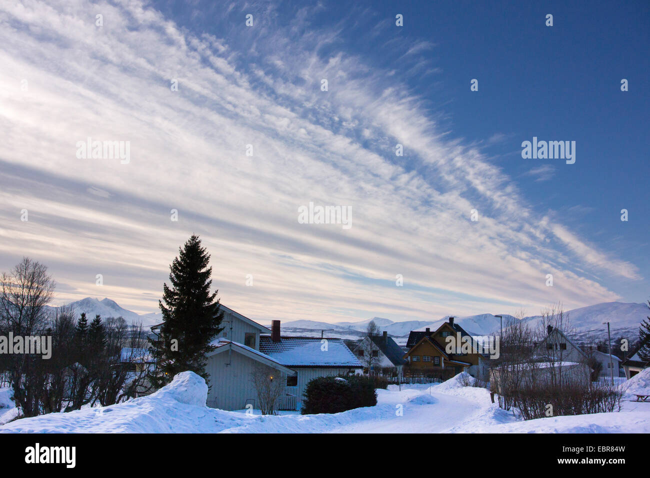 Meteo parte anteriore sopra Tromso, Norvegia, Troms, Tromsoe Foto Stock