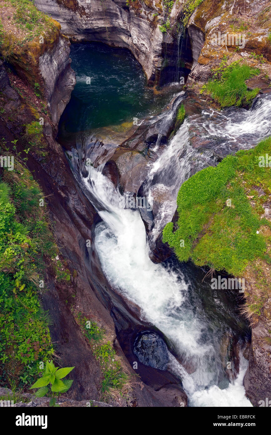 Acqua caduta di Croveo vicino a Domodossola, Italia Foto Stock