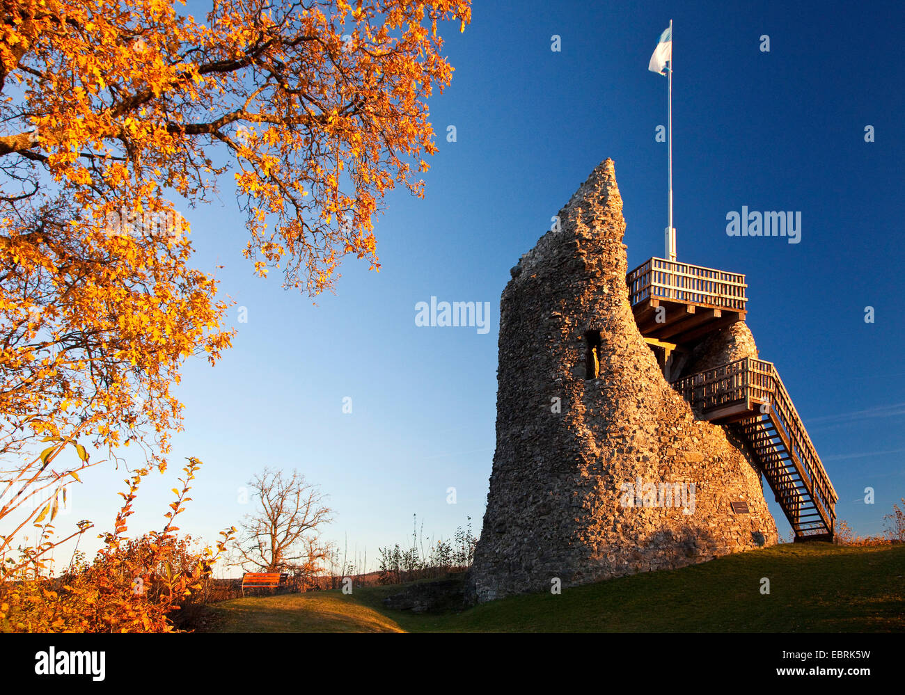 La rovina del castello di Eversberg, in Germania, in Renania settentrionale-Vestfalia, Sauerland, Meschede Foto Stock