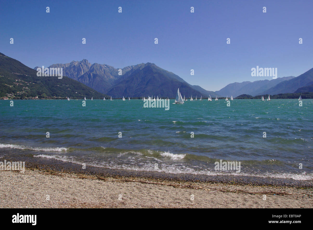 Il lago di Como vicino a Domaso con Pizzo Ligoncio in background, l'Italia, il lago di Como Foto Stock