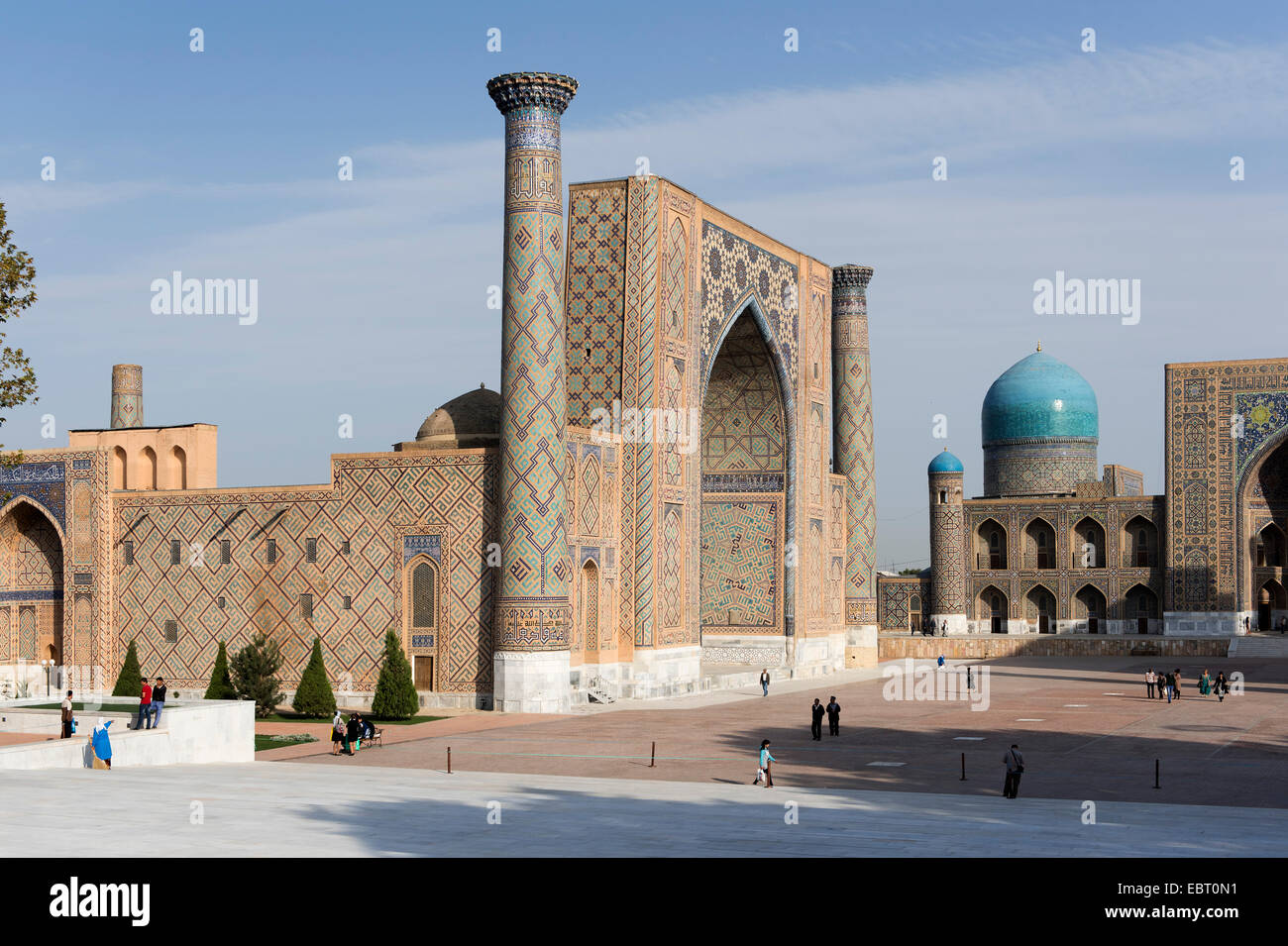 Ulug Bek Madrassa a piazza Registan, Samarcanda, Uzbekistan, Asia, nonché patrimonio dell'UNESCO Foto Stock