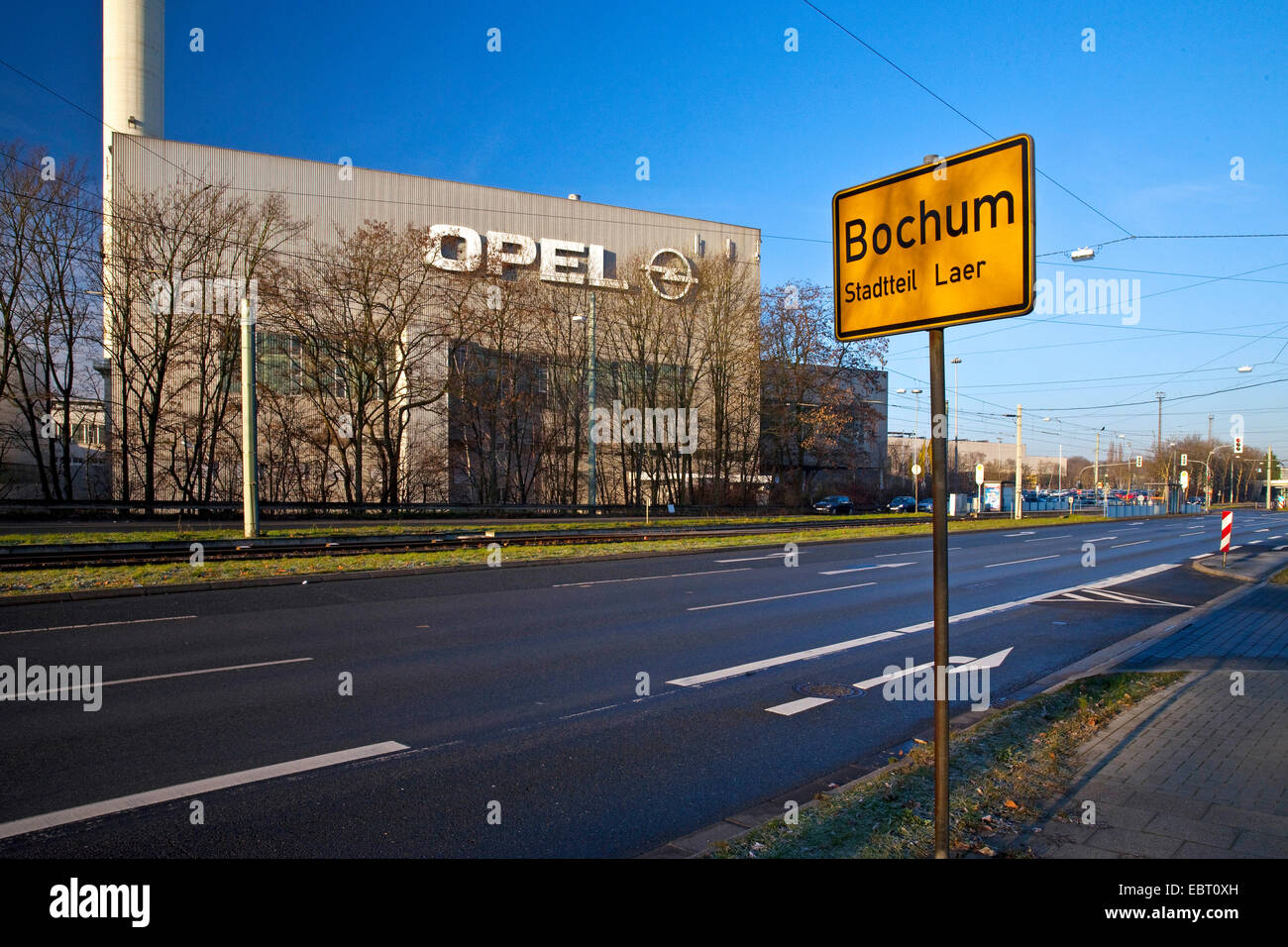 Opel opere e Bochum posto nome sign, in Germania, in Renania settentrionale-Vestfalia, la zona della Ruhr, Bochum Foto Stock