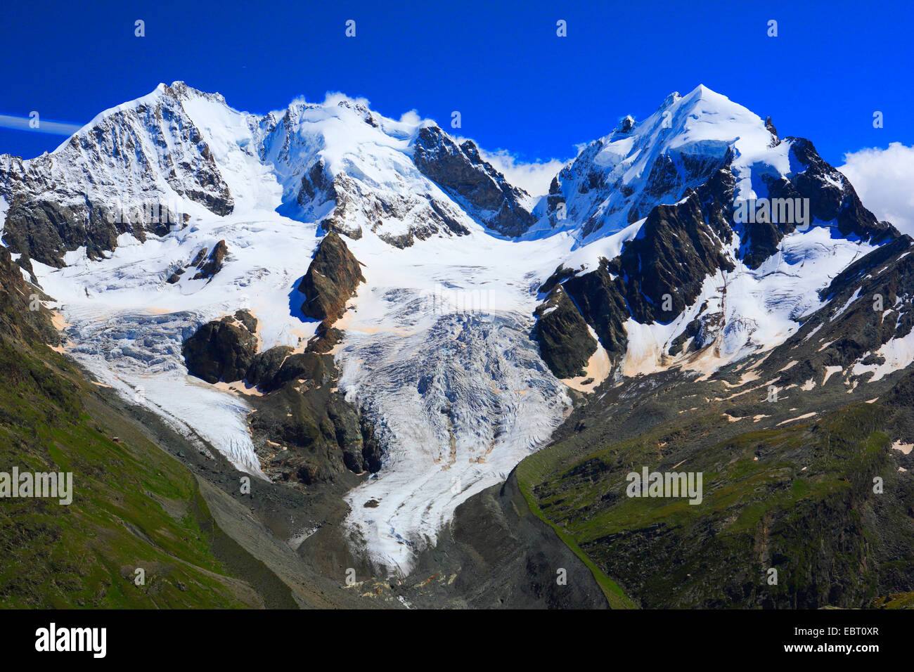 Vista dalla Fuorcla Surlej sul Piz Bernina-4049 m, Biancograt Piz Roseg-3937 m, Svizzera, Grigioni, in Engadina Foto Stock