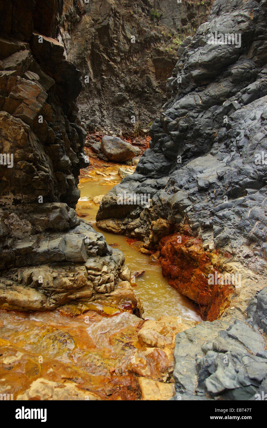 Cascada de Colores orrido, Isole Canarie La Palma de la Caldera de Taburiente Foto Stock