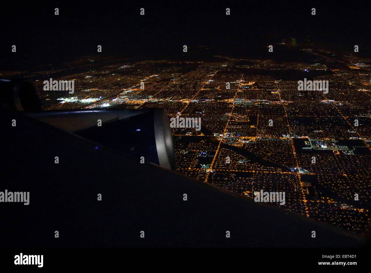 Vista dall'aereo alla città di Phoenix di notte, USA, Arizona, Phoenix Foto Stock