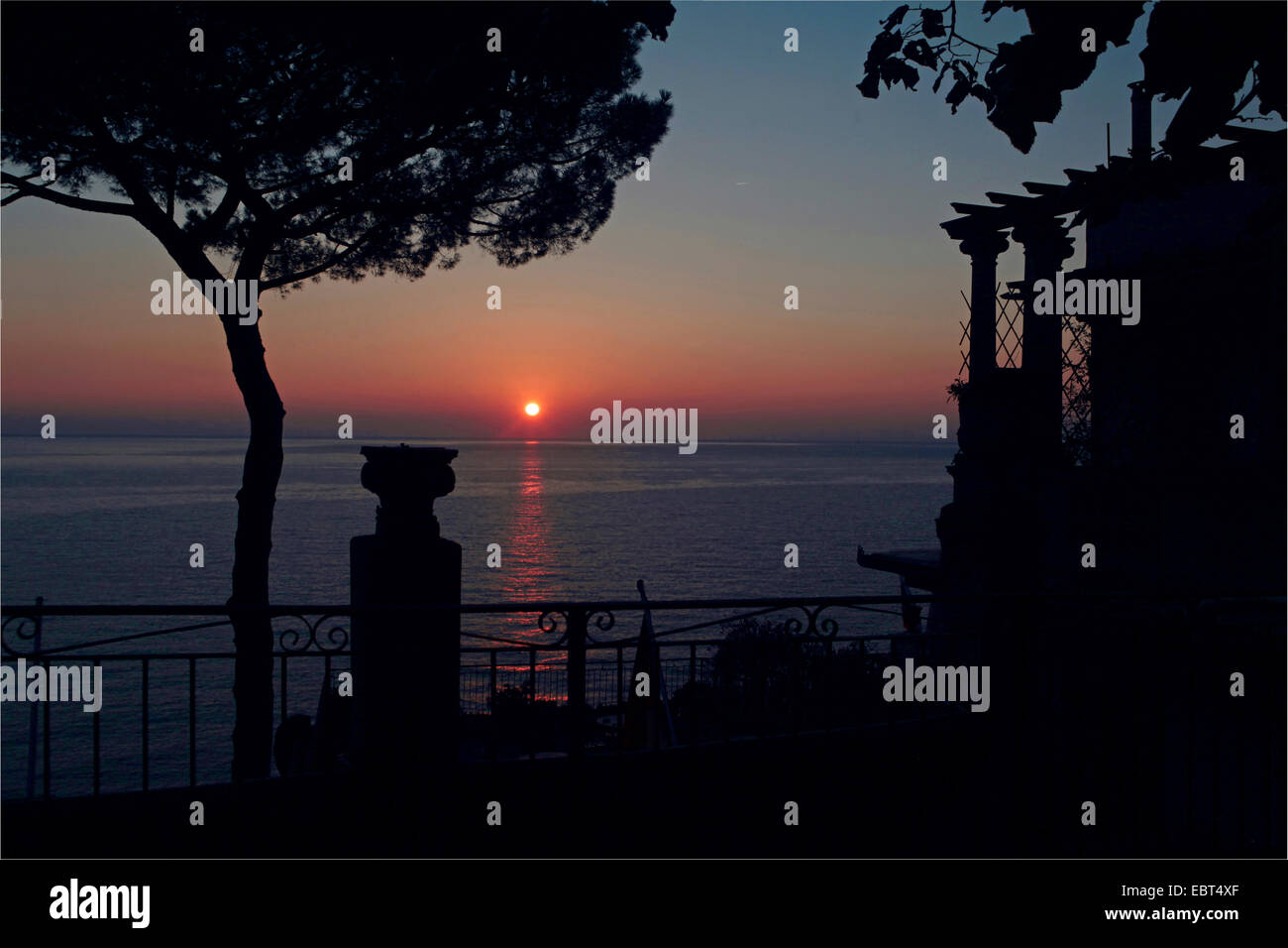 Camogli resort Village- tramonto sul mare - Genova - Liguria - Italia Foto Stock
