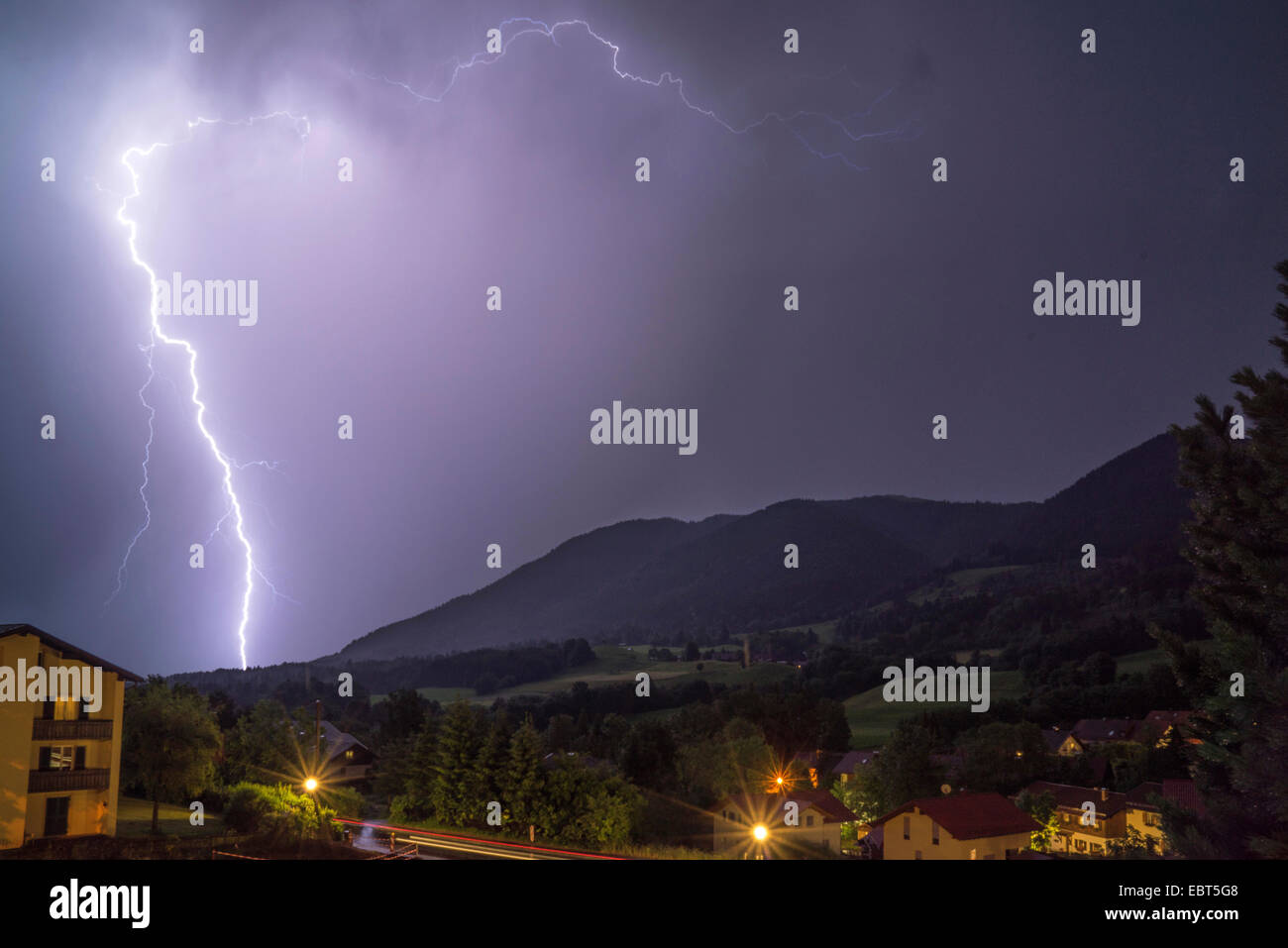 Tempesta e fulmini, in Germania, in Baviera, Oberbayern, Alta Baviera, Bad-Kohlgrub Foto Stock