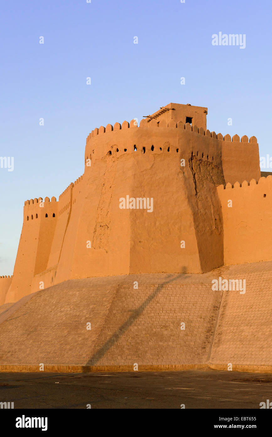 Le mura della città hitoric Ichan Qala, Chiwa, Uzbekistan, Asia Foto Stock