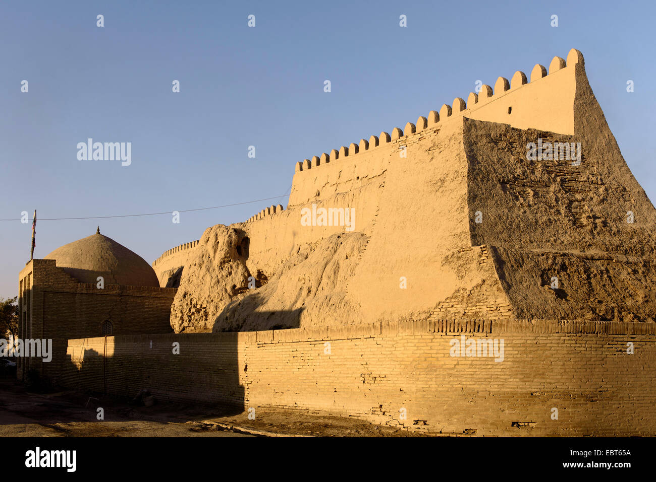 Le mura della città hitoric Ichan Qala, Chiwa, Uzbekistan, Asia Foto Stock