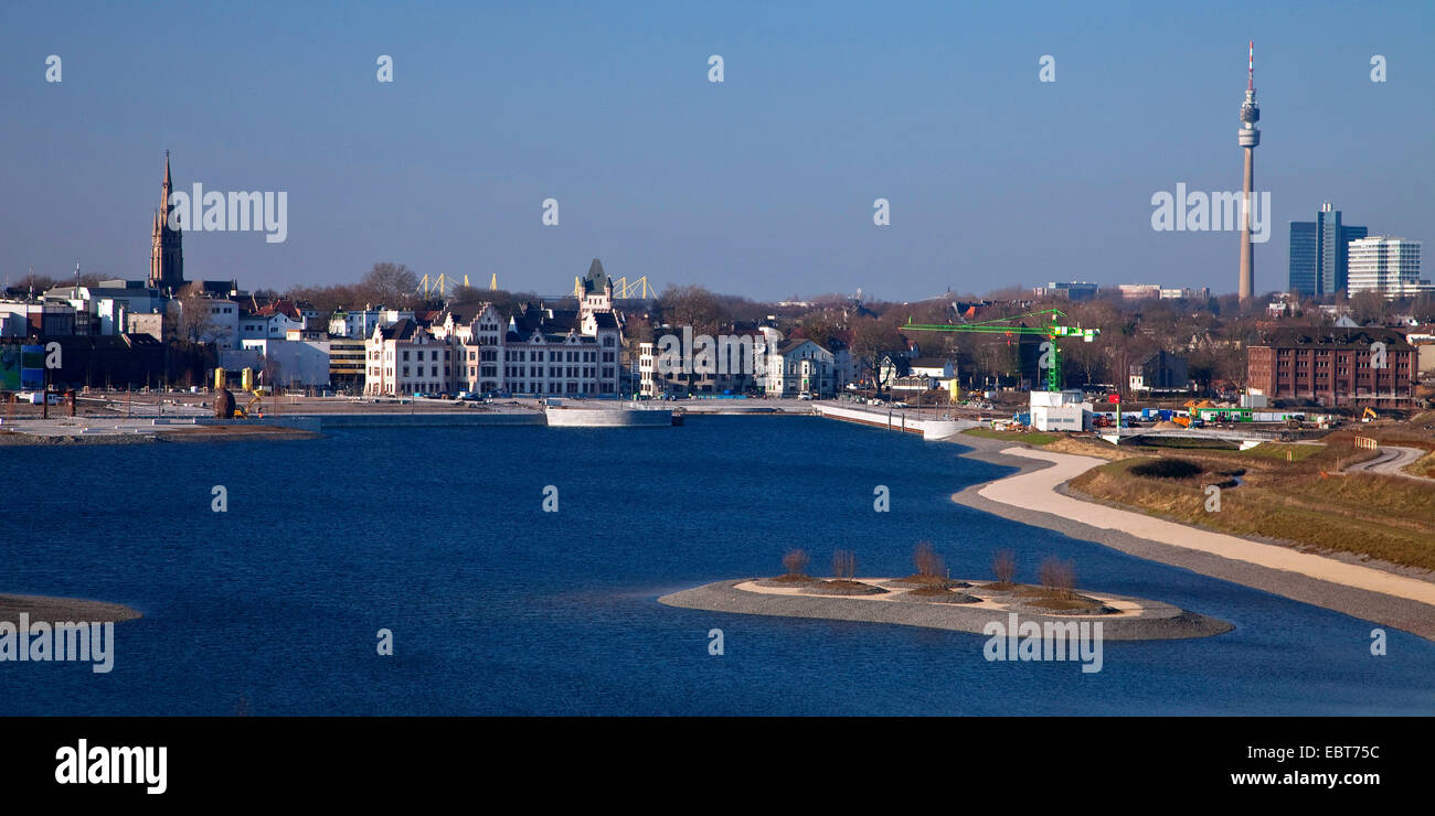Vista Lago di Phoenix, quartiere Hoerde, Hoerde Castello e Florianturm, in Germania, in Renania settentrionale-Vestfalia, la zona della Ruhr, Dortmund Foto Stock