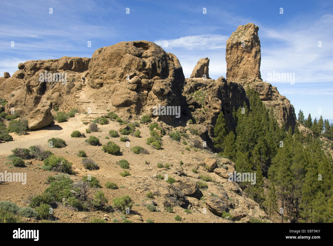 Torre di roccia "Roque Nublo" (cloud rock), punto di riferimento dell'isola, isole canarie Gran Canaria Foto Stock