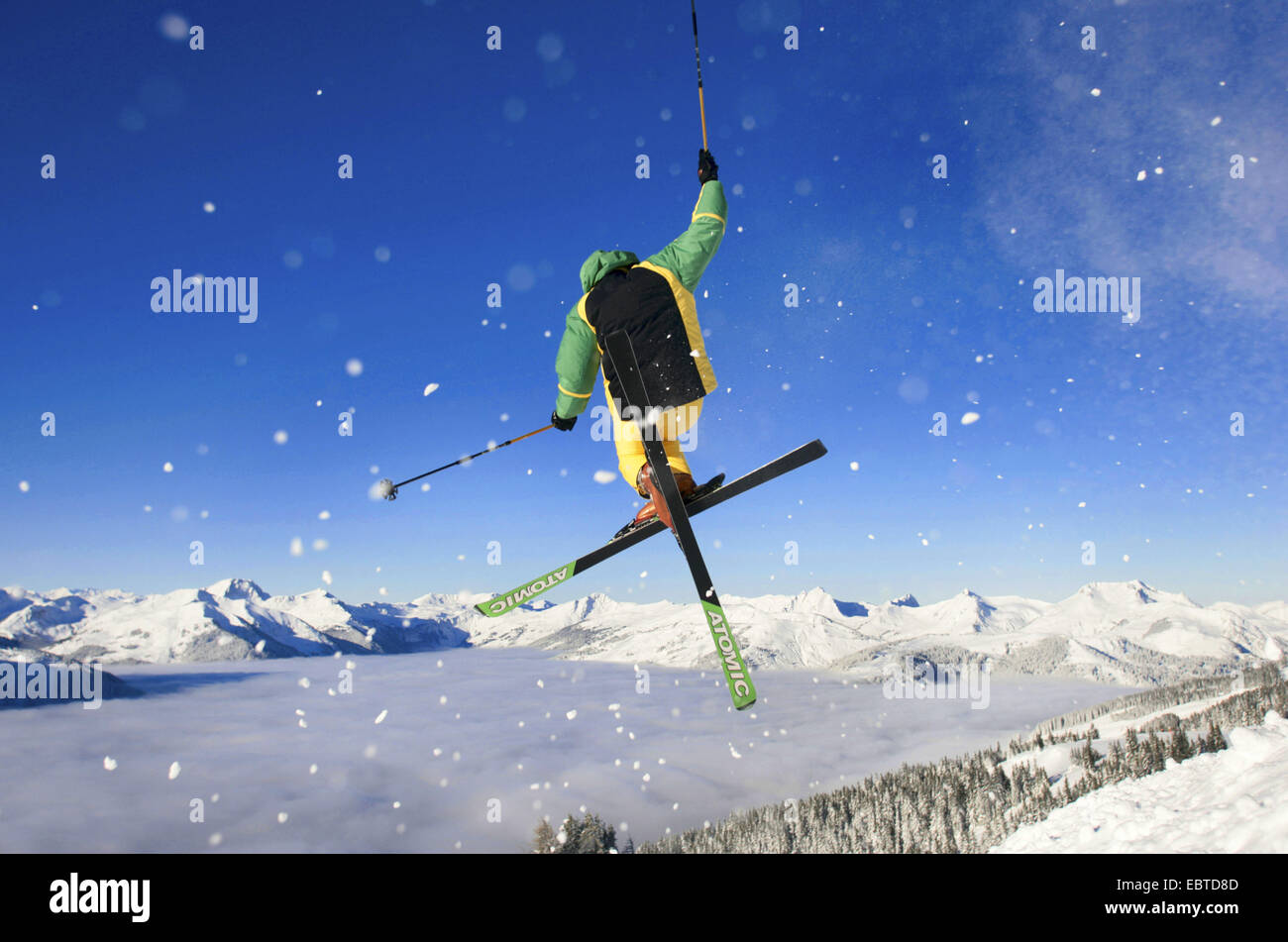 Extreme sciatore jumping, Austria, Salisburgo, Obertauern Foto Stock