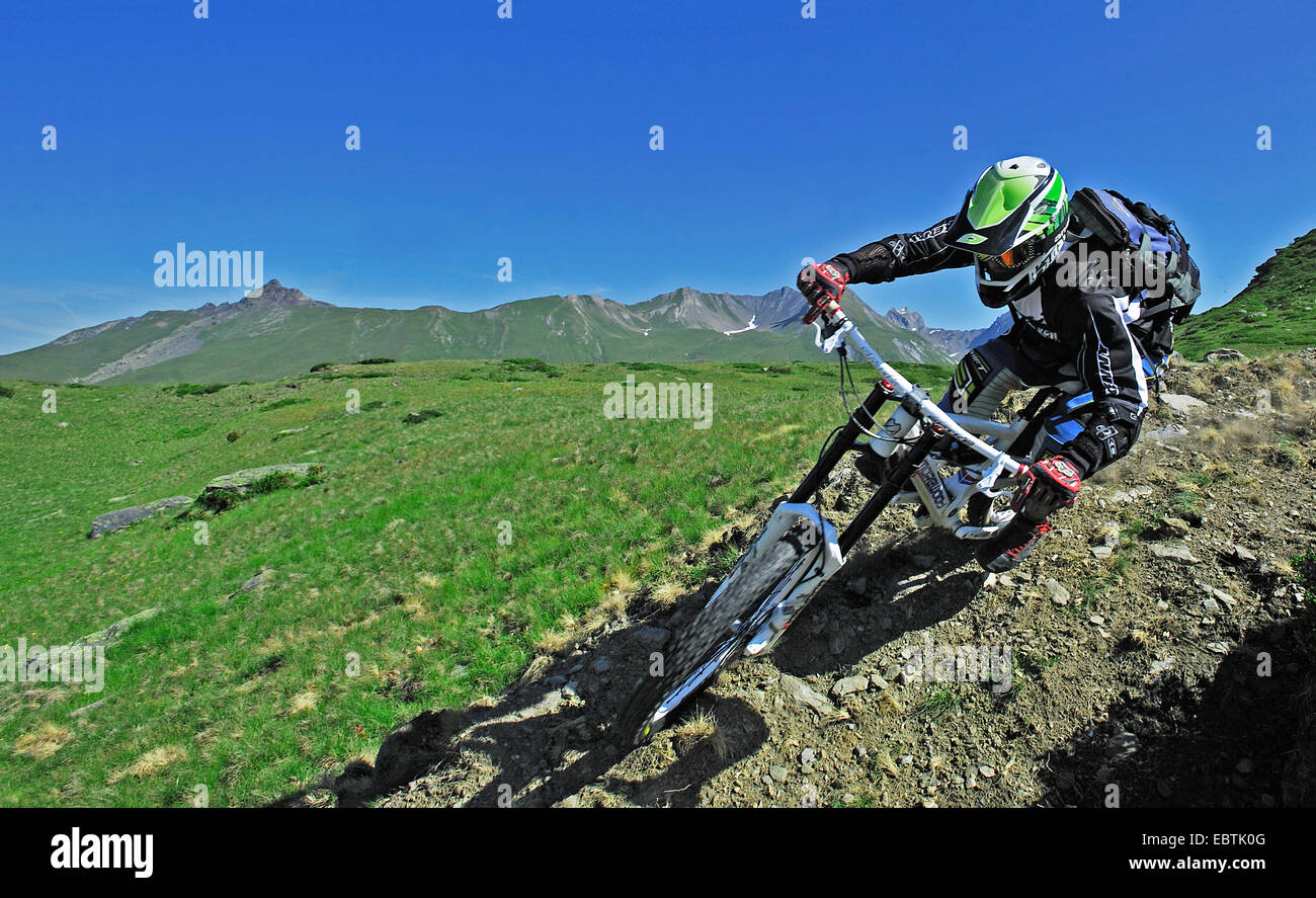 Discesa con la mountain bike, Francia, Savoie Foto Stock