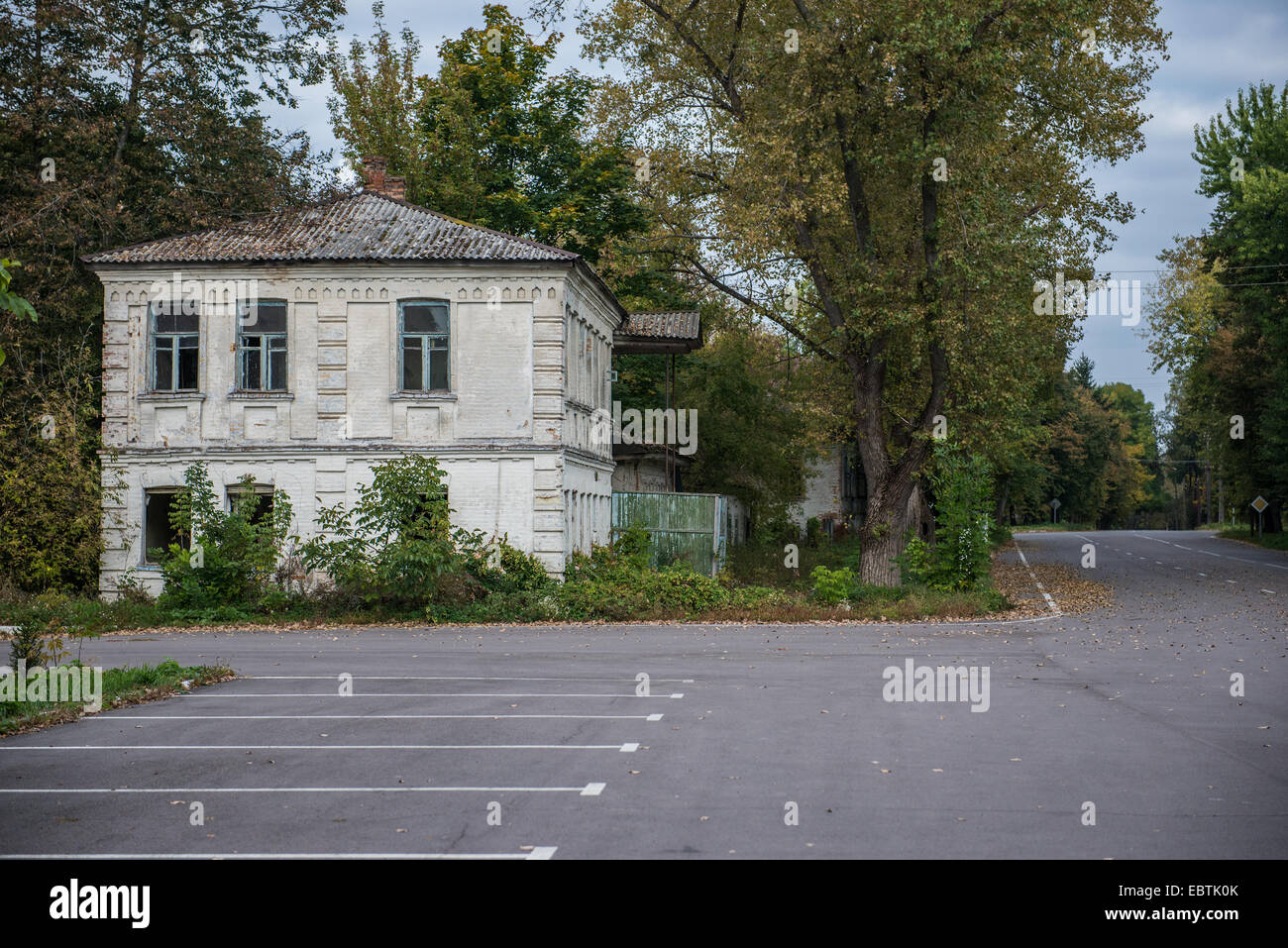 Edificio abbandonato nella città di Cernobyl Cernobyl nella zona di esclusione, Ucraina Foto Stock