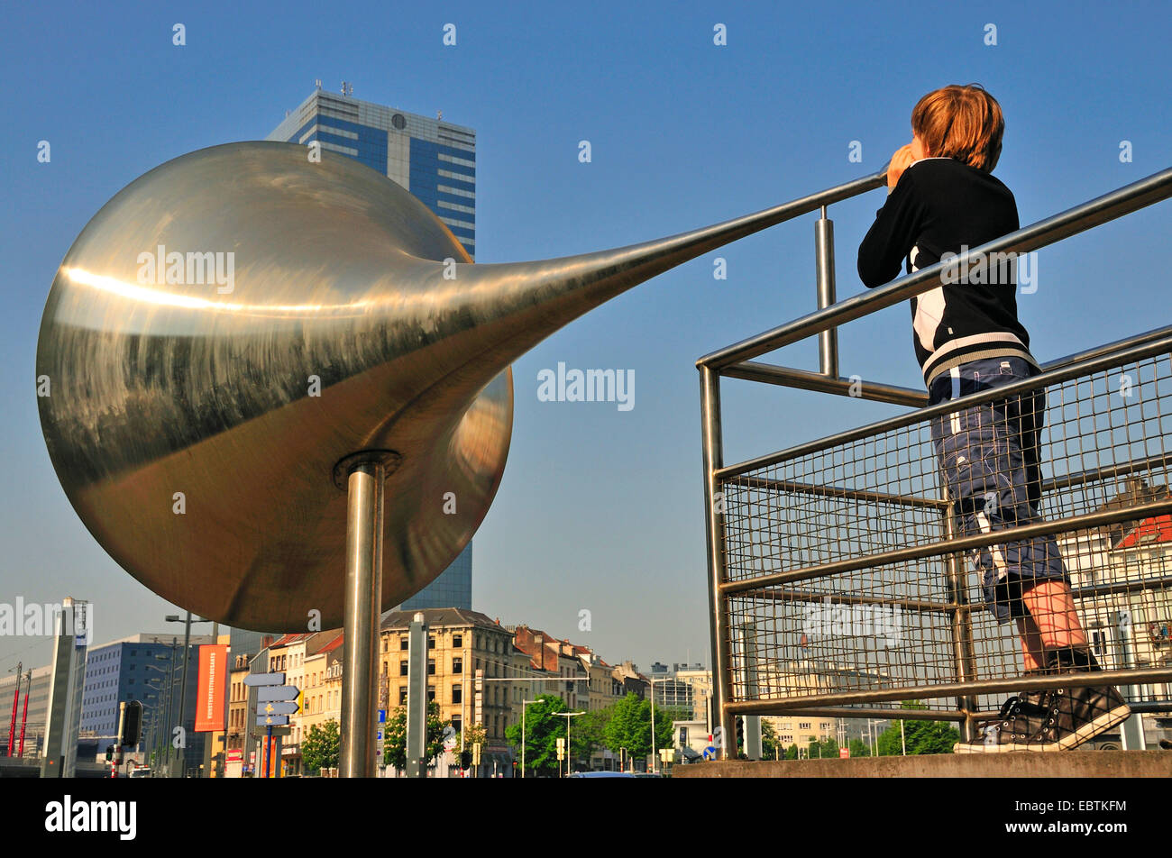 Loud-megafono La Pasionaria, South Tower in background, il Belgio, Bruxelles Foto Stock
