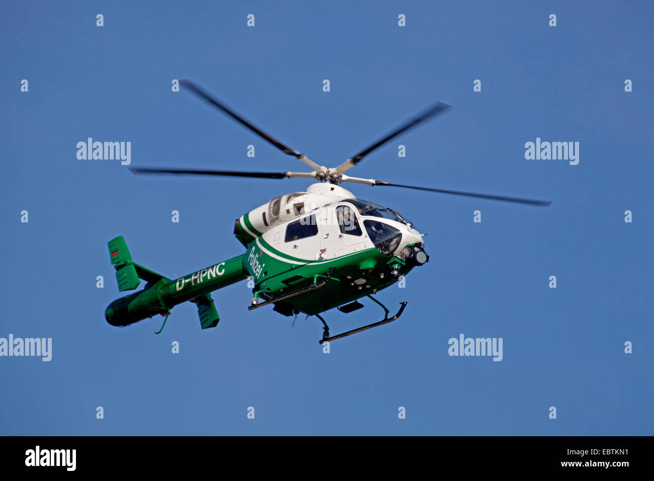 La polizia MD Helicopters MD-902 Explorer con telecamera a raggi infrarossi , Germania Foto Stock
